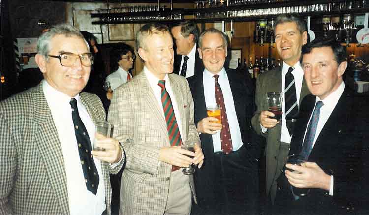 01AGM1990.jpg, 33755 bytes