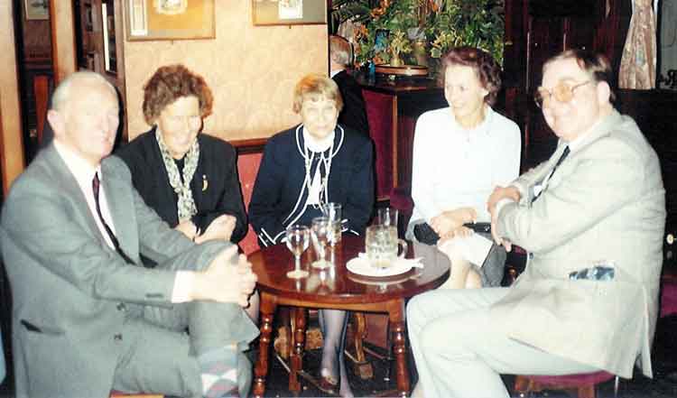 05AGM1992.jpg, 27626 bytes