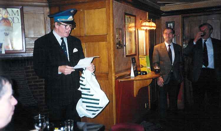 04AGM1994.jpg, 22989 bytes