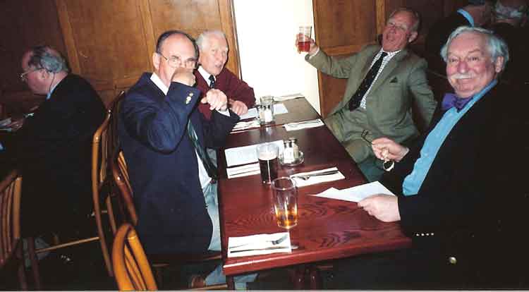 31AGM2001.jpg, 21182 bytes