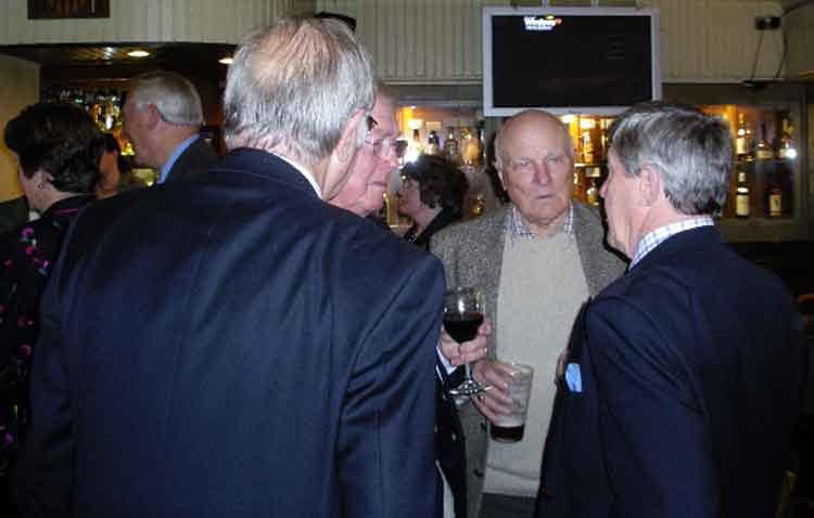 AGM2006-15.jpg, 19574 bytes